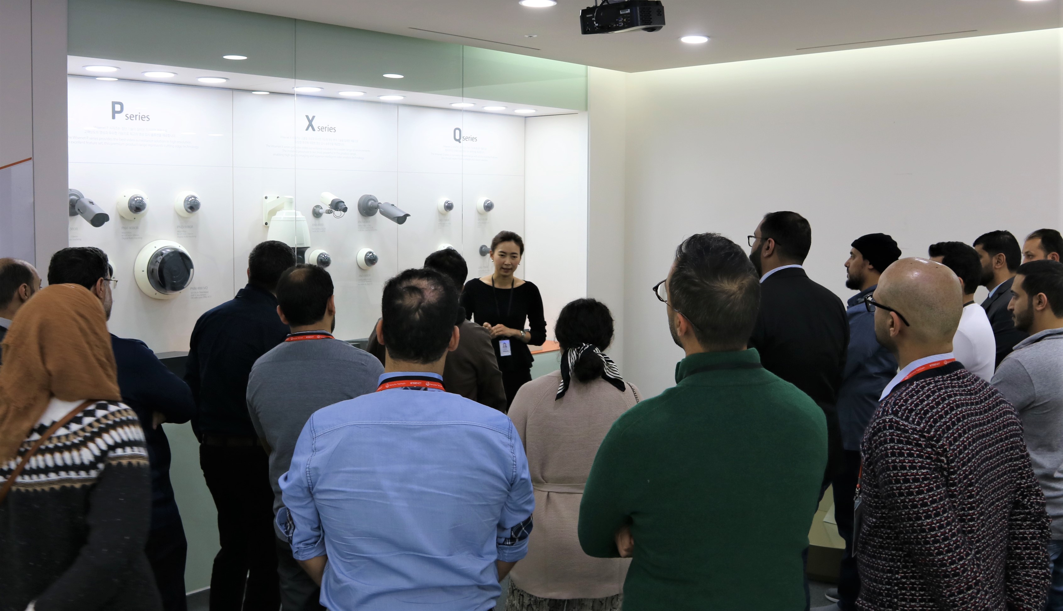 Saudi, UAE VIP Customers Visit R&D Center in Hanwha Techwin HQ 